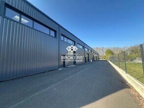 Flex in Bernes-sur-Oise for lease Building Photo- Image 1 of 2