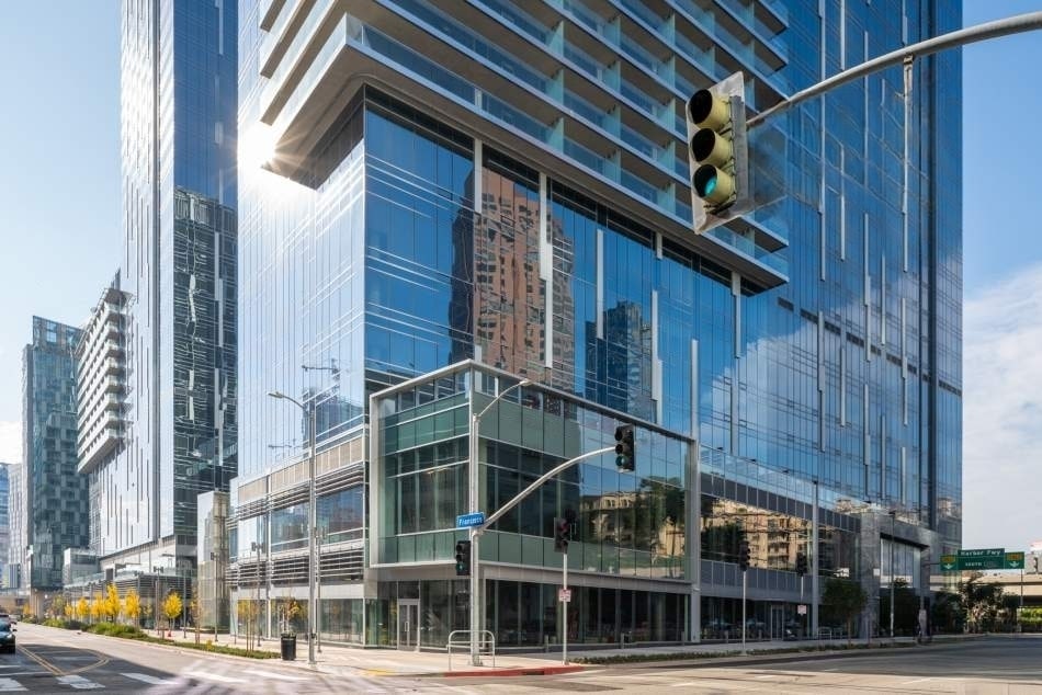 1000 W 8th St, Los Angeles, CA for lease Building Photo- Image 1 of 89