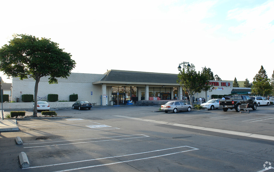 11085 Warner Ave, Fountain Valley, CA for sale - Primary Photo - Image 1 of 3