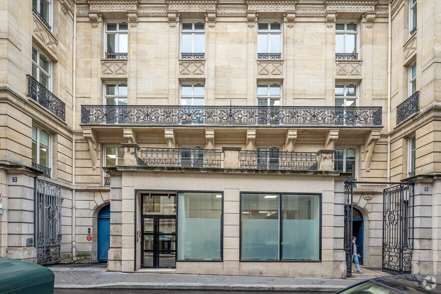 3-5 Rue Saint-Georges, Paris for lease - Building Photo - Image 2 of 5