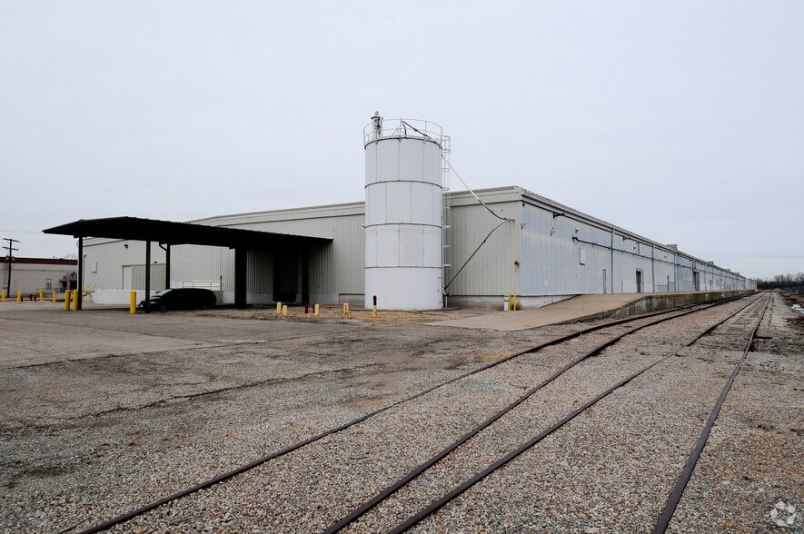 925 SW University Blvd, Topeka, KS for sale - Building Photo - Image 2 of 5