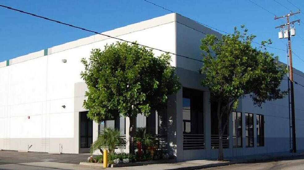 4578 E 49th St, Vernon, CA for lease - Primary Photo - Image 2 of 5