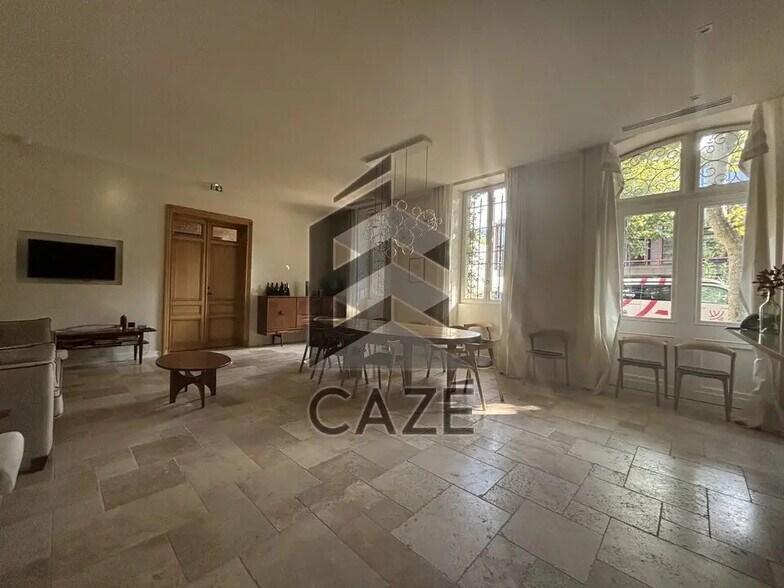 Office in Bordeaux for lease - Building Photo - Image 2 of 6