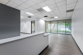 5550 Topanga Canyon Blvd, Woodland Hills, CA for lease Interior Photo- Image 2 of 7