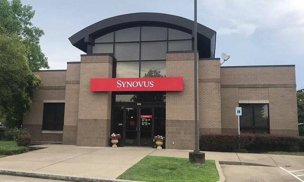 100 Maple Dr N, Hendersonville, TN 37075