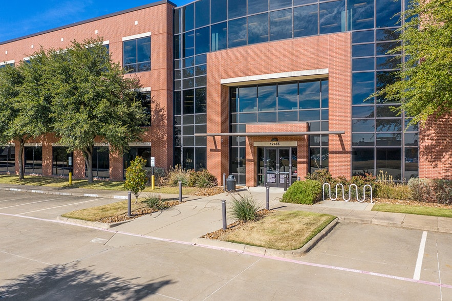 17655 Waterview Pky, Dallas, TX for lease - Building Photo - Image 2 of 16