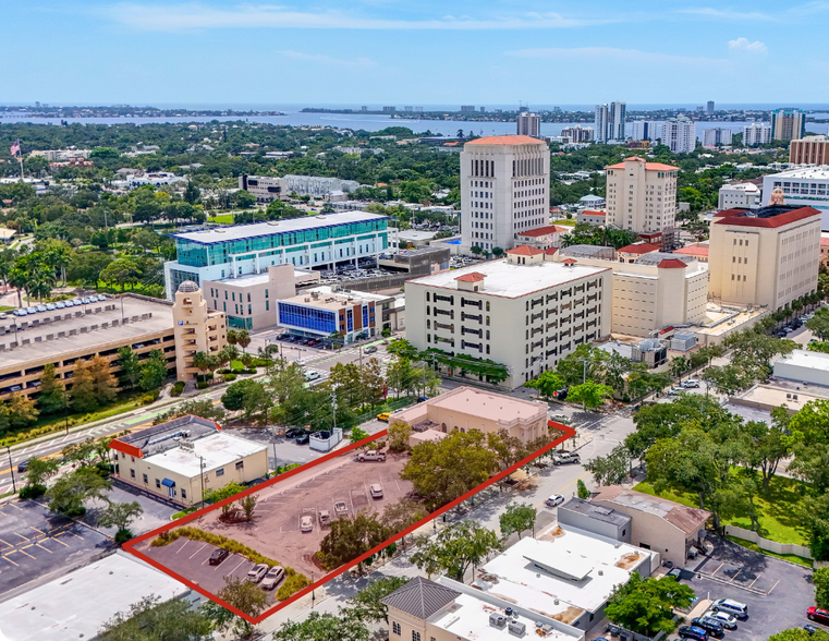 2100 Main St, Sarasota, FL for sale - Building Photo - Image 2 of 12