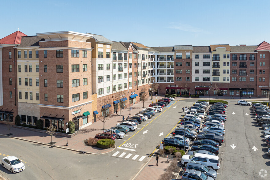 100 Veterans Memorial Dr W, Somerville, NJ for lease - Building Photo - Image 3 of 8