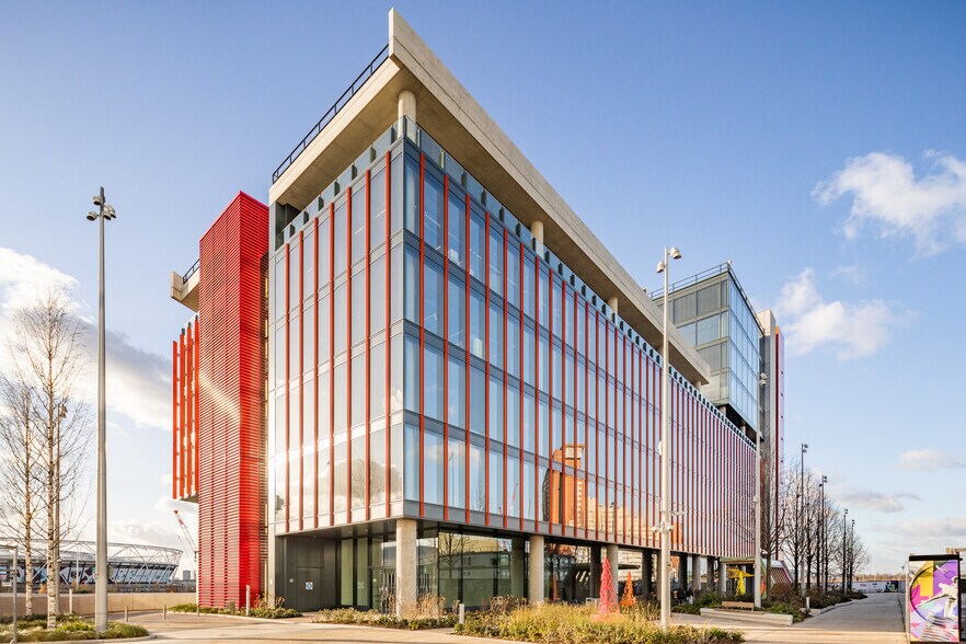 Westfield Ave, London, E15 2DU 2 Redman Place