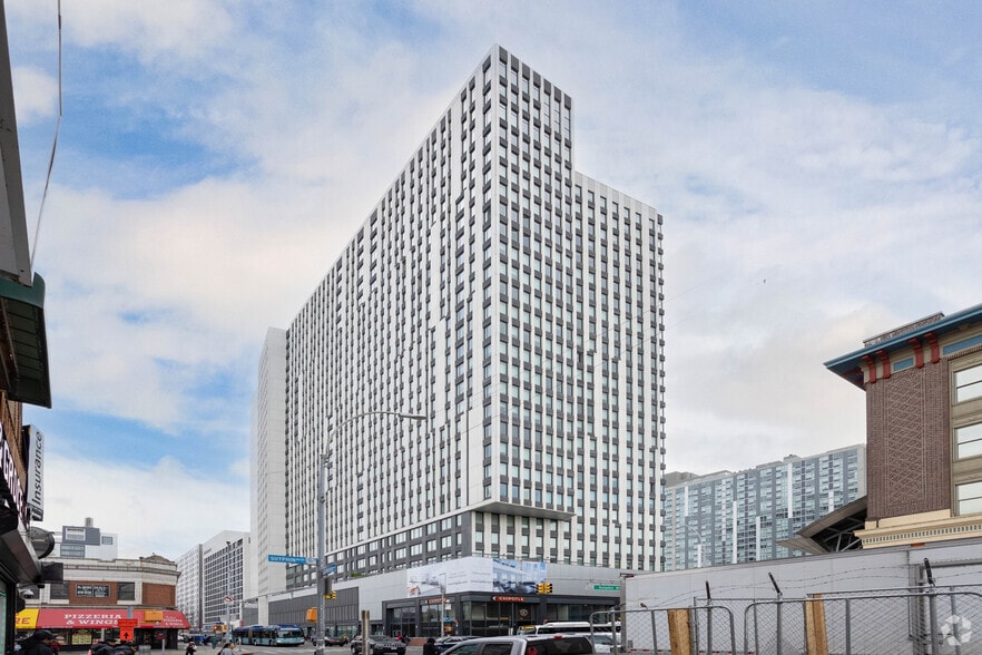 147- 40 Archer Ave, Jamaica, NY for lease - Primary Photo - Image 1 of 6