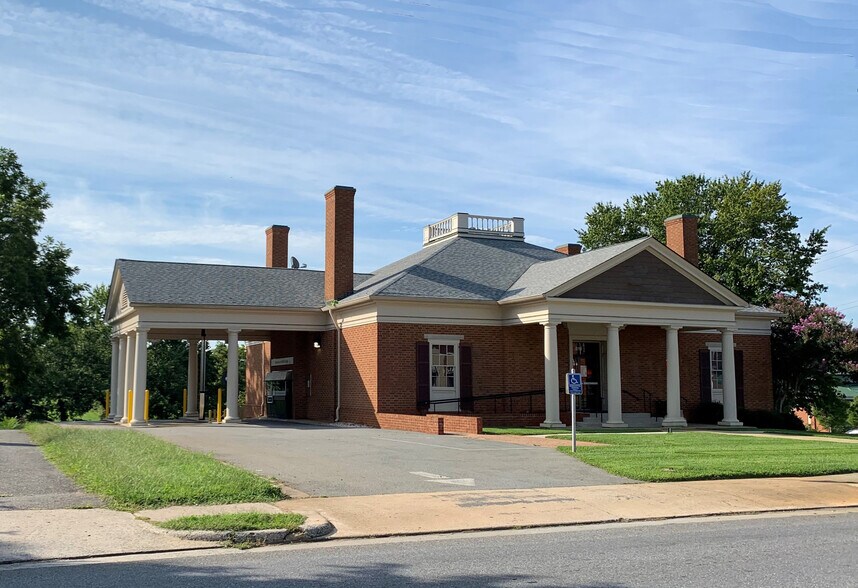 819 Village Hwy, Rustburg, VA for sale - Primary Photo - Image 1 of 1