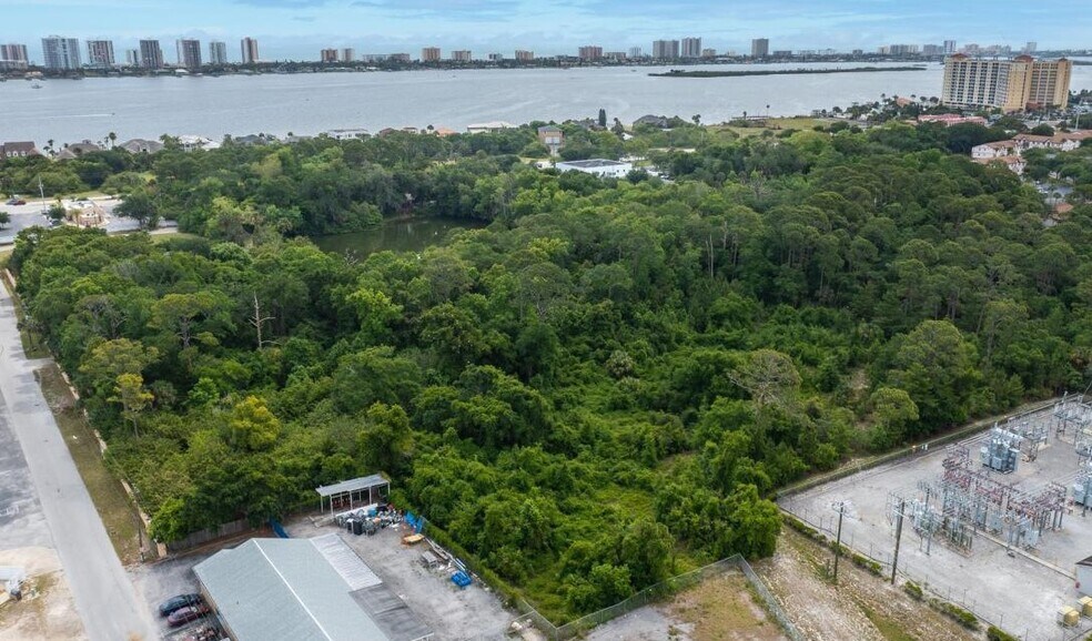 Buchanan, South Daytona, FL 32119