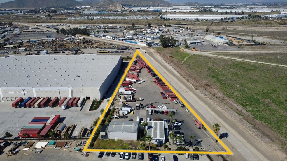 1650 Pellisier Rd, Colton, CA for lease - Building Photo - Image 3 of 4