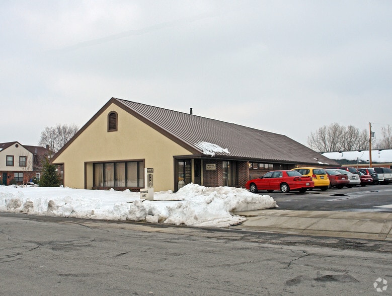1108 Vester Ave, Springfield, OH for sale - Primary Photo - Image 1 of 7