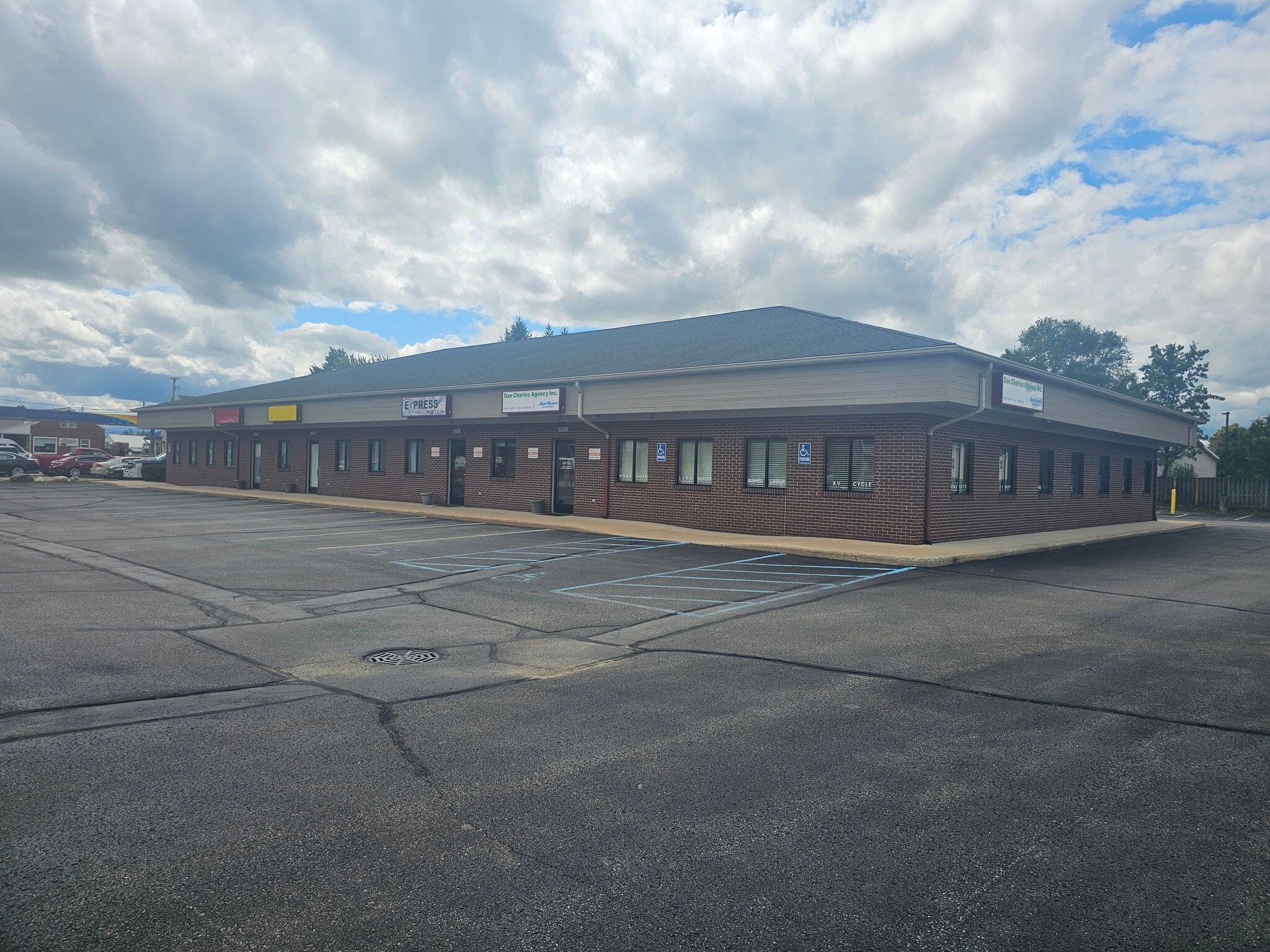 6983-6989 S Division Ave, Grand Rapids, MI for lease Interior Photo- Image 1 of 11