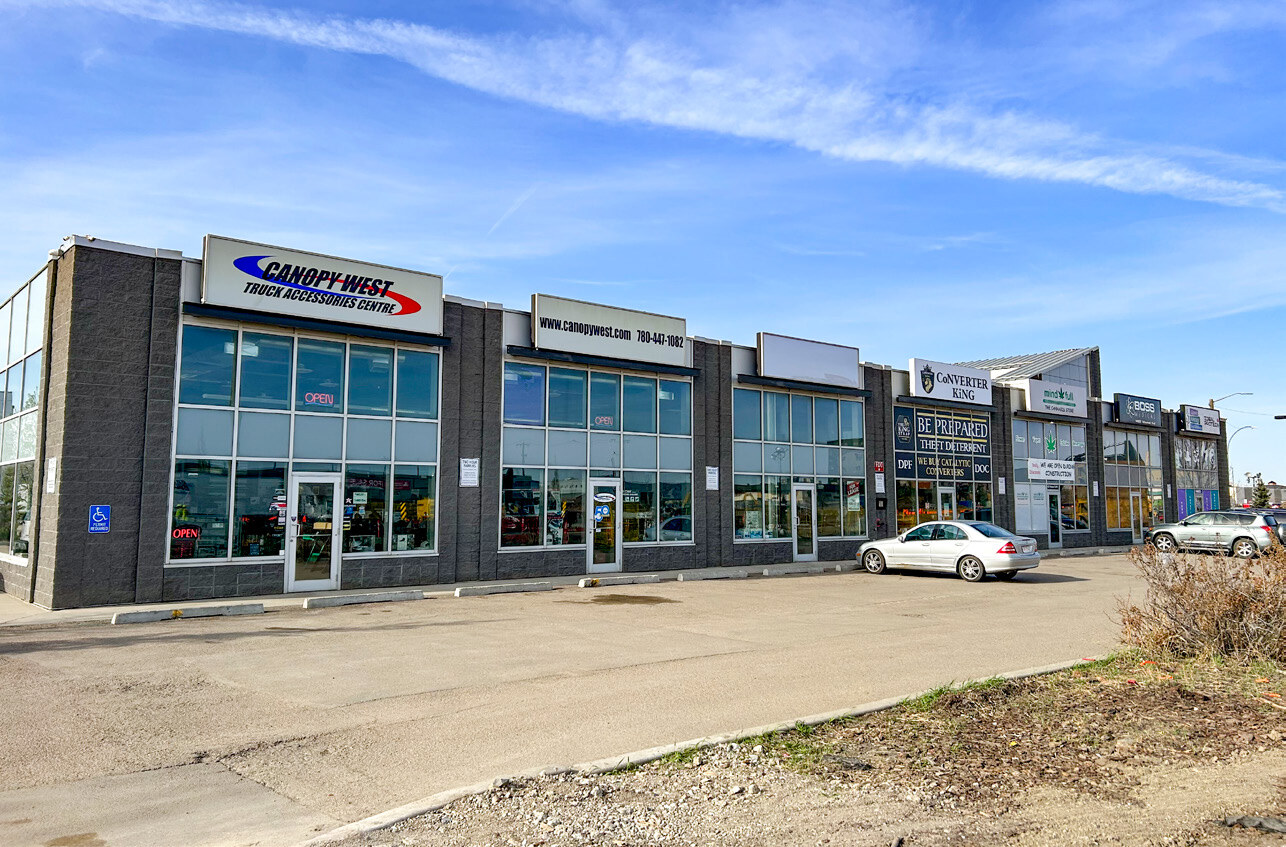 14819 Yellowhead Trail NW, Edmonton, AB for lease Building Photo- Image 1 of 2