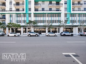 Hollywood Heights - Bar