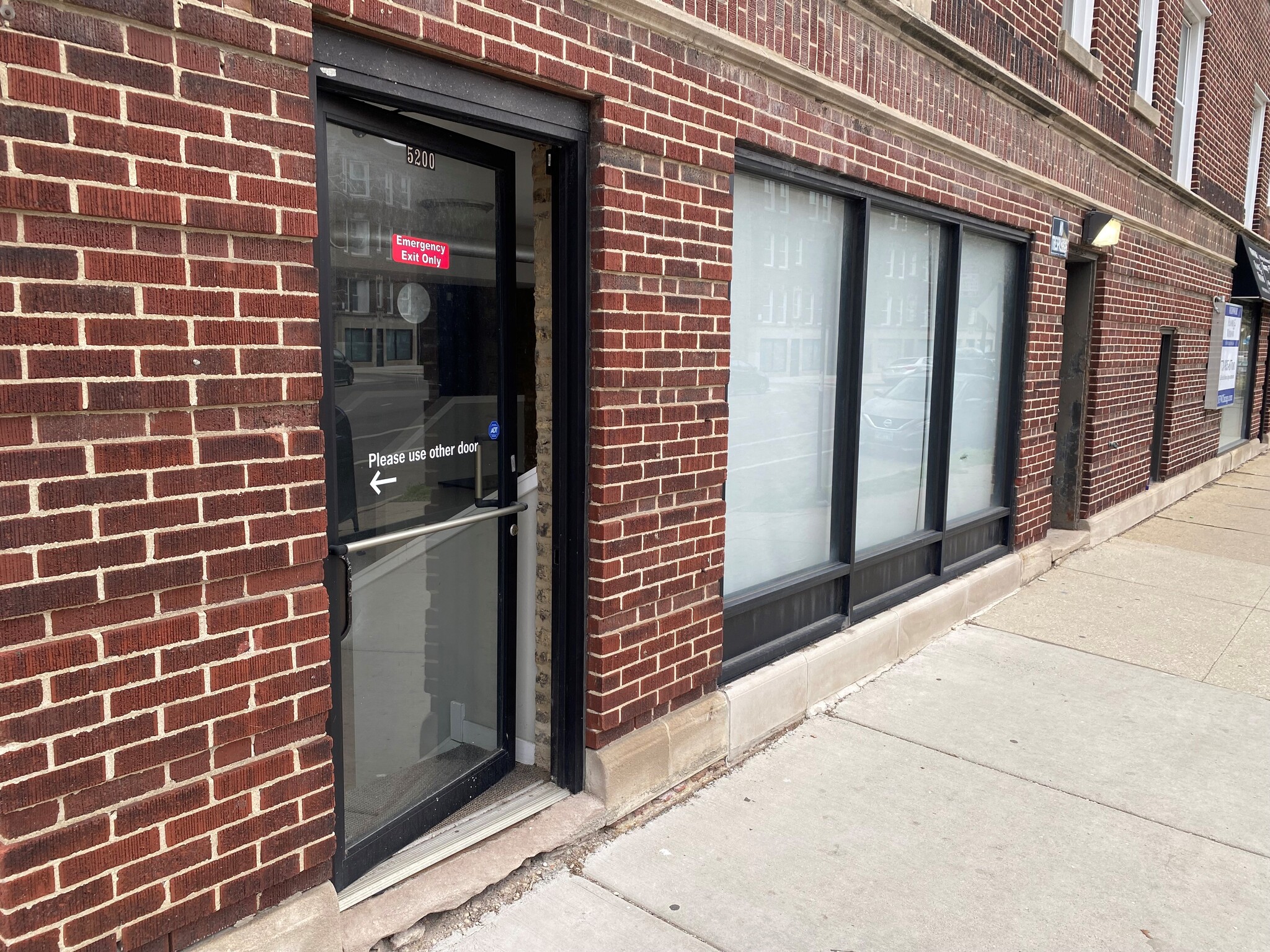 2000 W Foster Ave, Chicago, IL for lease Building Photo- Image 1 of 12