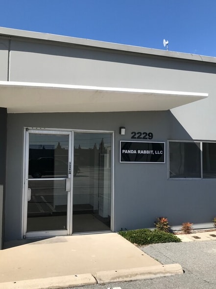 2217-2231 S Grand Ave, Santa Ana, CA for lease - Building Photo - Image 3 of 3