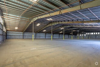 10210 Idaho Ave, Hanford, CA for lease Interior Photo- Image 2 of 3