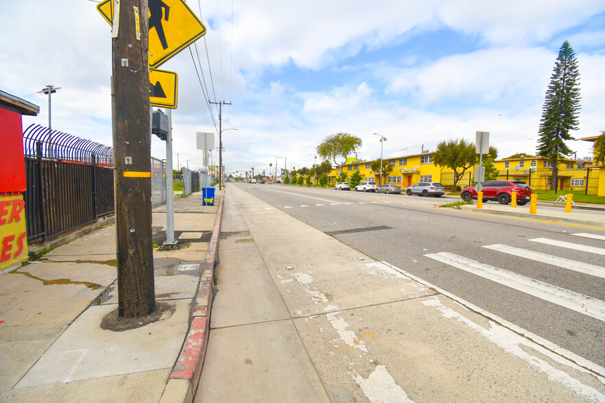 1300 E Imperial Hwy, Los Angeles, CA for lease - Building Photo - Image 2 of 5