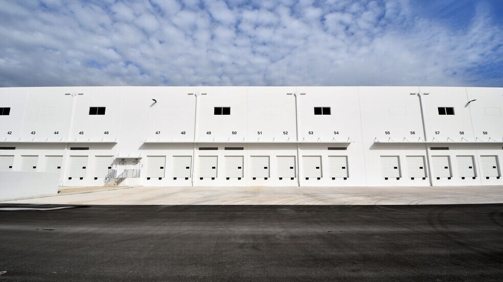 3500 SW 20th St, Pembroke Park, FL for lease - Building Photo - Image 3 of 18