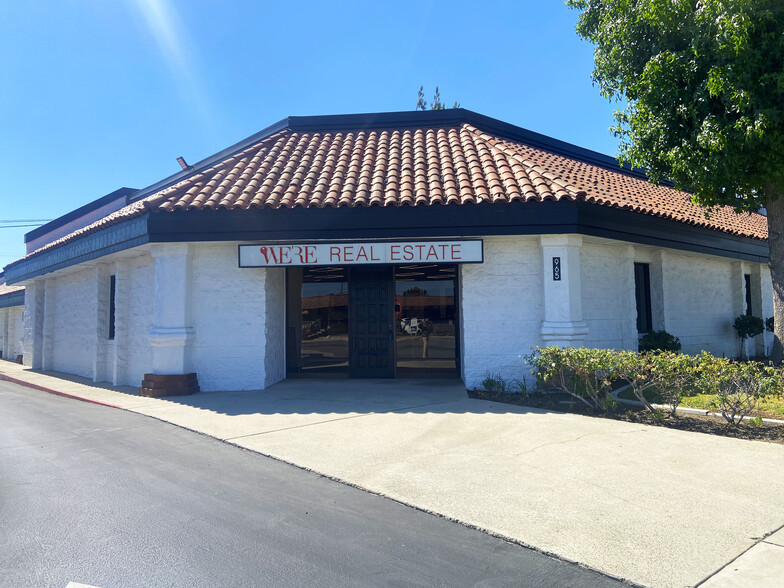 925-957 N Grand Ave, Covina, CA for lease - Building Photo - Image 3 of 7