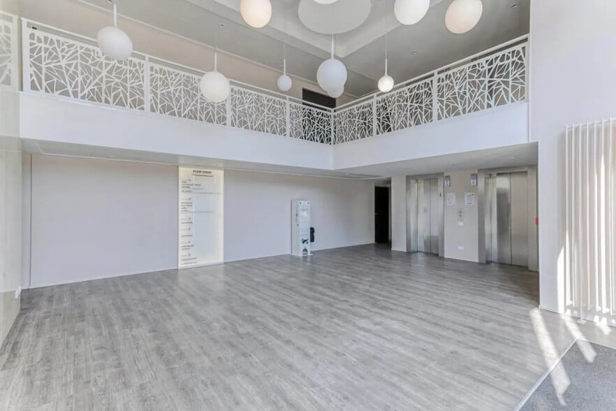 177 Avenue Georges Clemenceau, Nanterre for sale - Lobby - Image 3 of 13