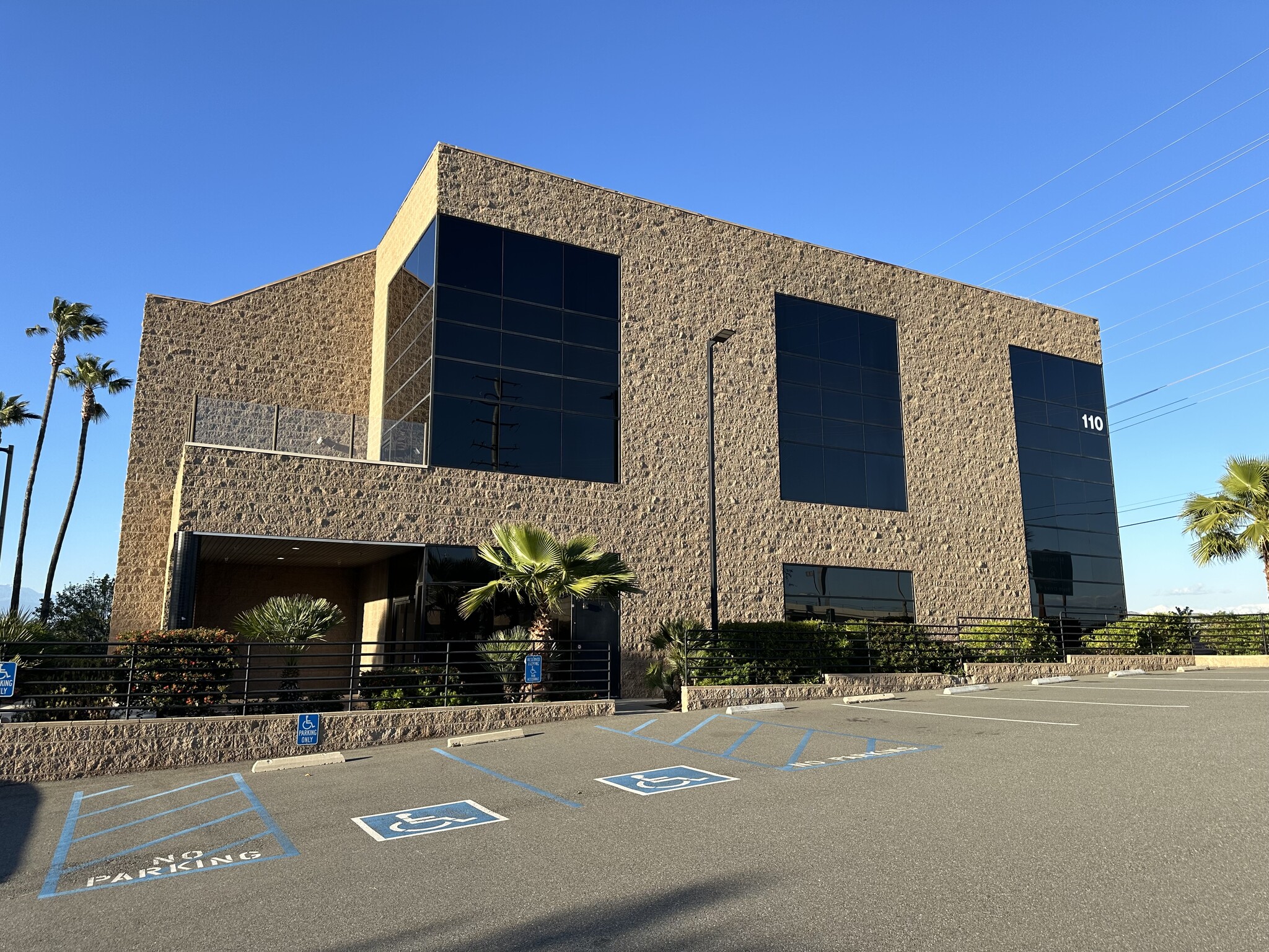 110 N Lincoln Ave, Corona, CA for lease Building Photo- Image 1 of 6