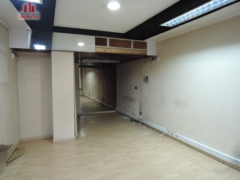 Retail in Ourense, Orense for lease - Building Photo - Image 2 of 7