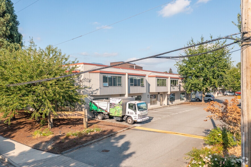 304-356 Harbour Ave, North Vancouver District, BC for lease - Building Photo - Image 3 of 5