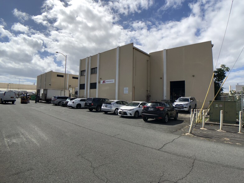 887 N Nimitz Hwy, Honolulu, HI for lease - Building Photo - Image 1 of 9