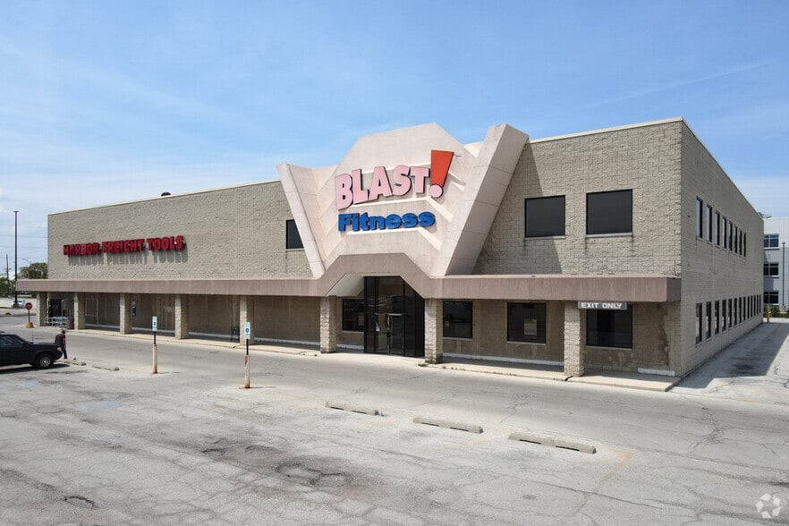 7600 La Crosse Ave, Burbank, IL for lease - Building Photo - Image 2 of 13