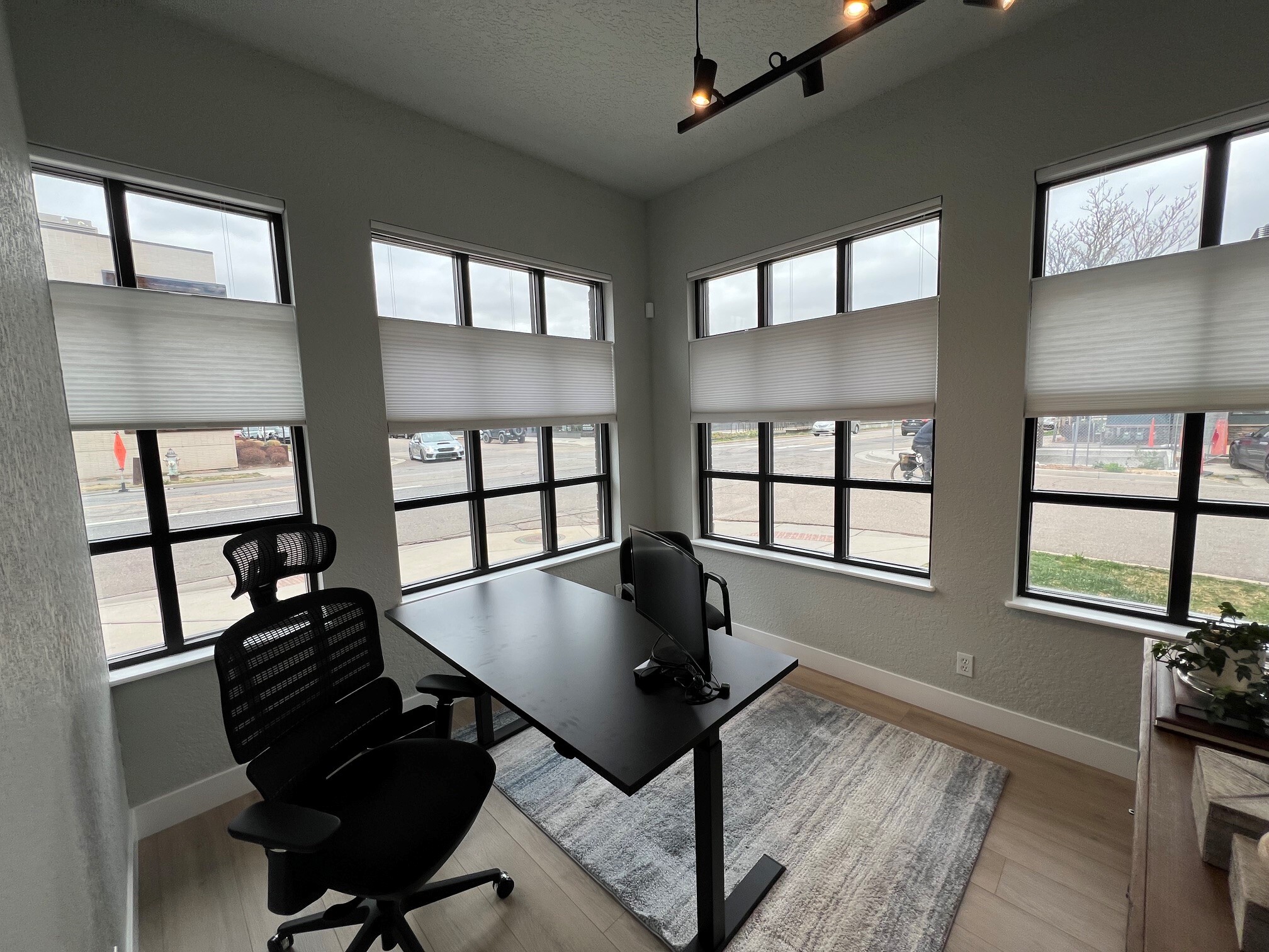 2090 Pearl St, Boulder, CO for lease Interior Photo- Image 1 of 7