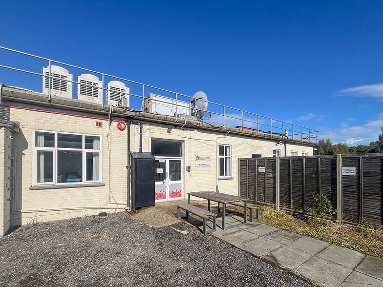 1 Cobbett Hill Rd, Normandy for lease - Primary Photo - Image 1 of 2