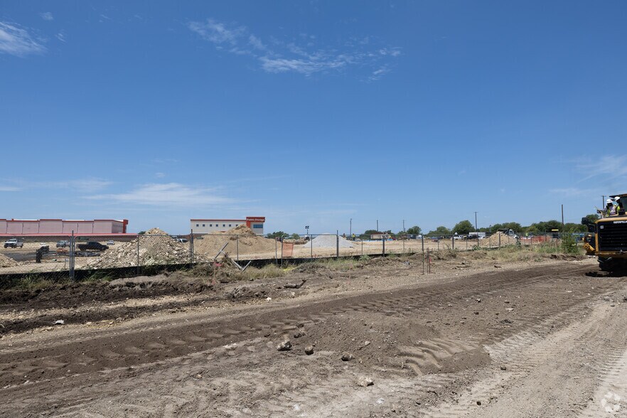 6001 Old Decatur Rd, Fort Worth, TX for sale - Building Photo - Image 2 of 4