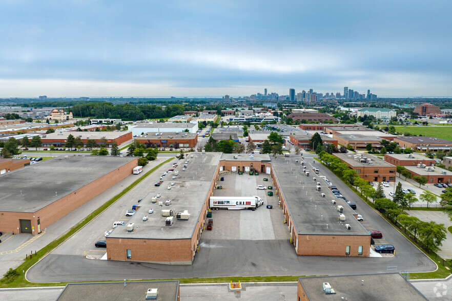 151 Brunel Rd, Mississauga, ON for lease - Building Photo - Image 3 of 4