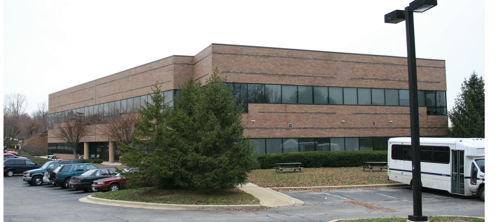 15200-15222 Dino Dr, Burtonsville, MD for lease - Building Photo - Image 3 of 10