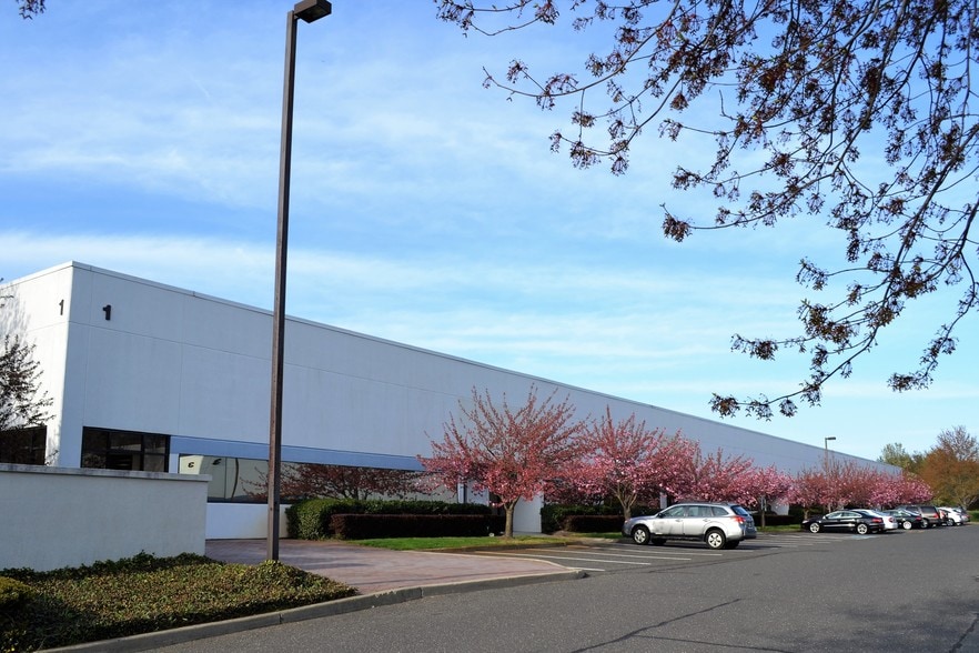 1 Sheila Dr, Tinton Falls, NJ for sale - Primary Photo - Image 1 of 1