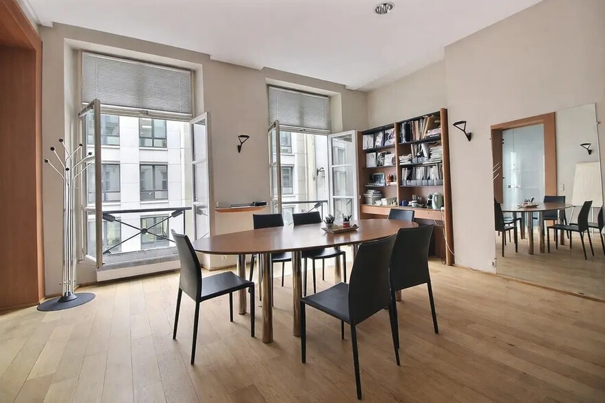 8 Rue Du Faubourg Poissonnière, Paris for lease - Interior Photo - Image 3 of 10