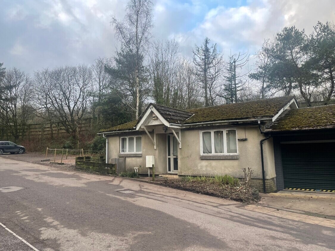 Caretakers Hut Cefn Onn Parc, Cardiff for sale Primary Photo- Image 1 of 1