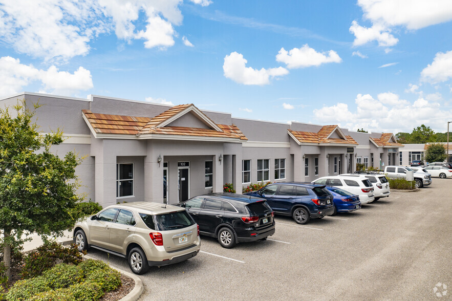 7357 International Pl, Sarasota, FL for lease - Primary Photo - Image 1 of 17