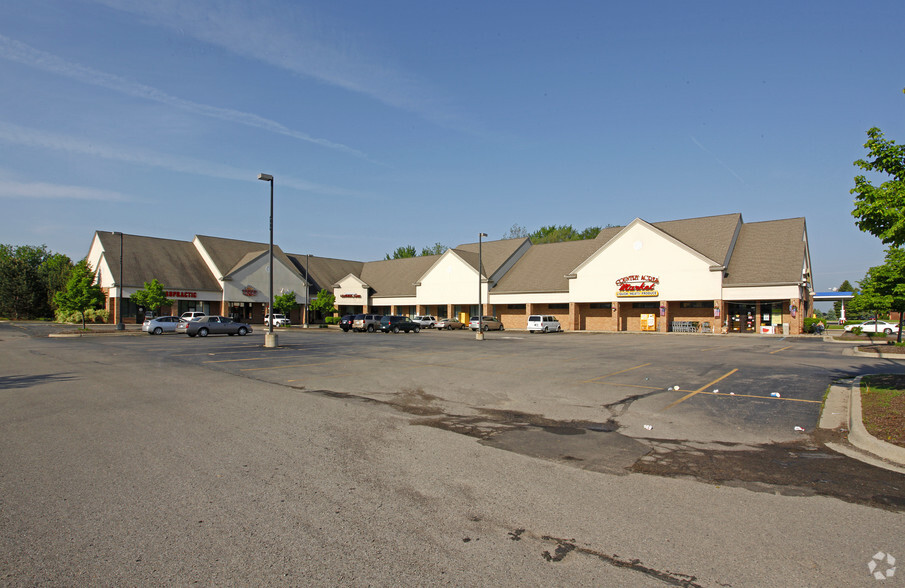 12514-12596 10 Mile Rd, South Lyon, MI for sale - Primary Photo - Image 1 of 1