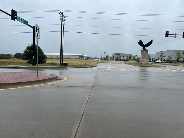 Hundred Oaks (Lots 1A 1B 1C), Edmond, OK for sale - Building Photo - Image 2 of 28