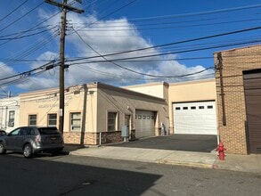 114 Windsor Ave, Mineola, NY for lease Building Photo- Image 2 of 16