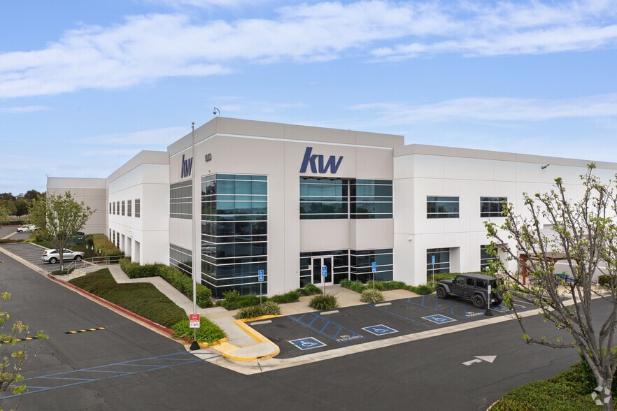 1650 E Glenn Curtiss St, Carson, CA for sale - Primary Photo - Image 1 of 1