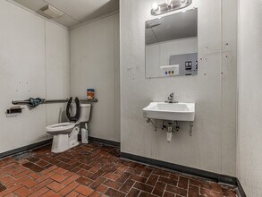 741 NW 12th St, Moore, OK for lease Interior Photo- Image 1 of 15