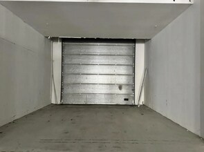 Office in Villeneuve-la-Garenne for lease Building Photo- Image 1 of 11