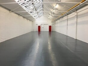 2 Courtenay Rd, Wembley for lease Interior Photo- Image 2 of 3