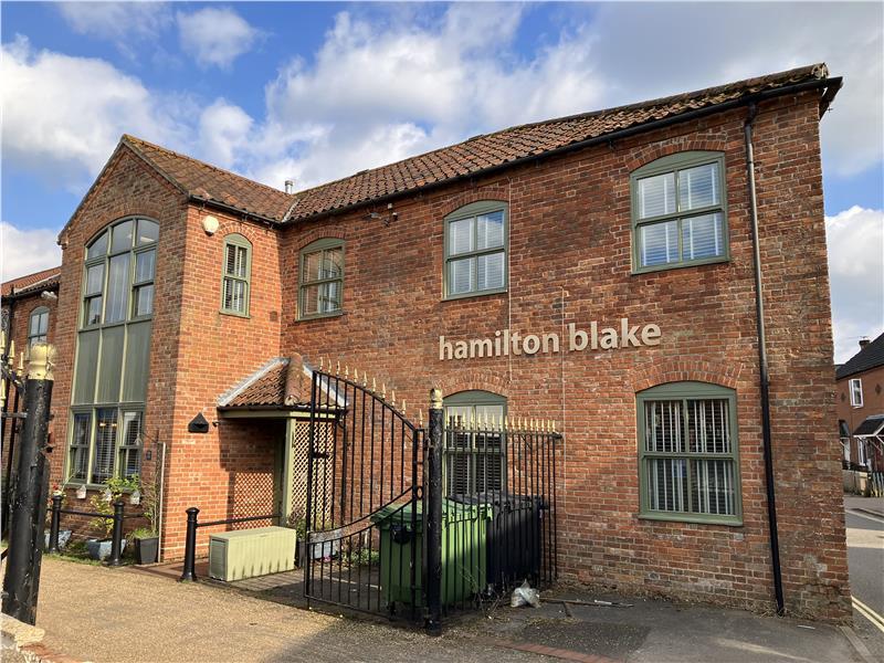 9-11 Plowright Pl, Swaffham for sale Primary Photo- Image 1 of 1